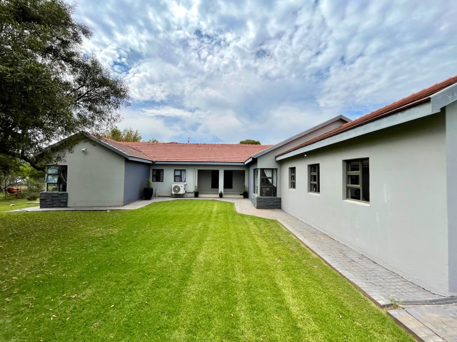 4 Bedroom Property for Sale in Buffelsfontein A H North West